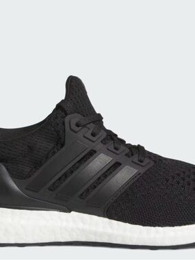 Women’s Adidas Ultraboost Core Black Size 9 - barely worn, excellent condition